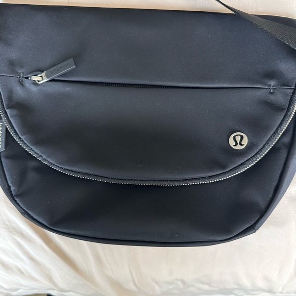 Lululemon Athletica Black “All night festival Bag” - Picture 5 of 15